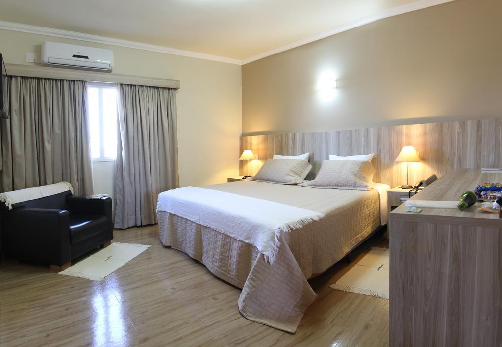 Hotel Jaguar Uberaba Kültér fotó